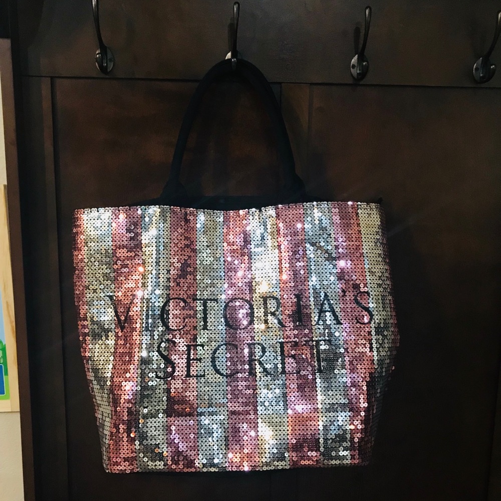 Victoria’s Secret summer bag